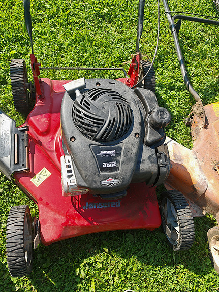 3 ruohonleikkuria (Briggs&Stratton)