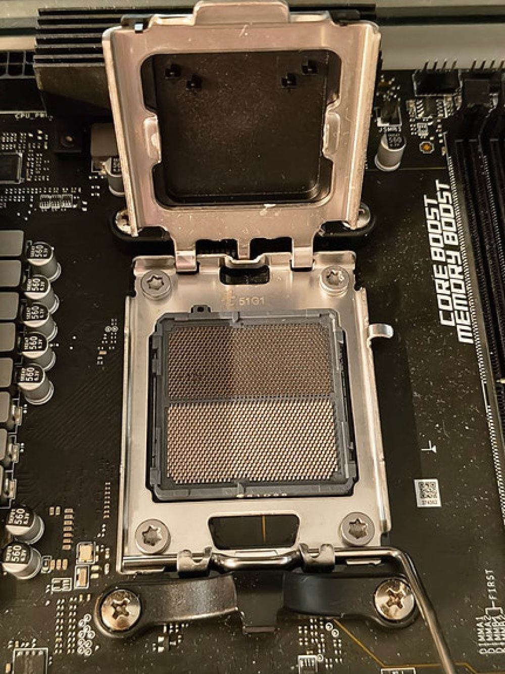 MSI PRO B650-S WIFI