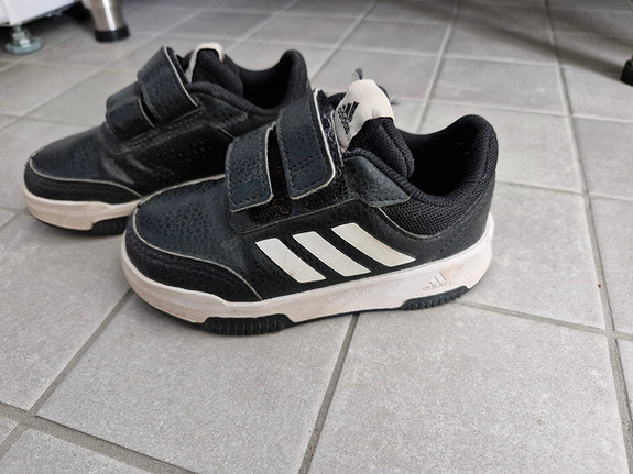 Adidas kengät 23 (22)